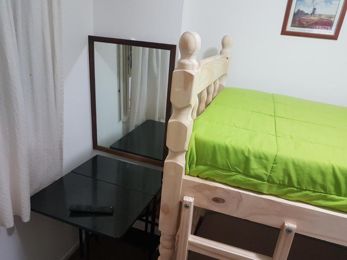 Habitacion Con Bano Privado Un Piso Por Escalera Buenos Aires Exterior photo