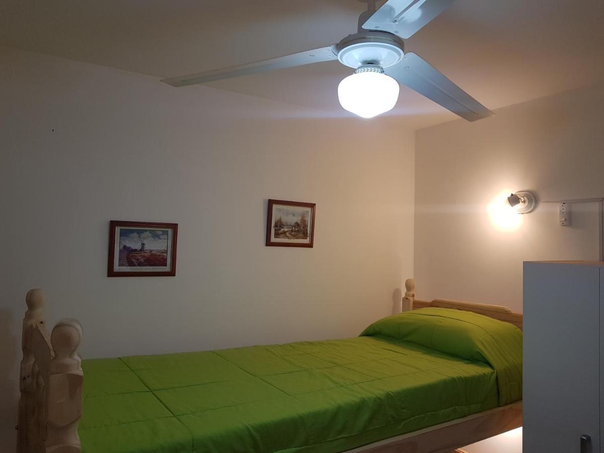 Habitacion Con Bano Privado Un Piso Por Escalera Buenos Aires Exterior photo